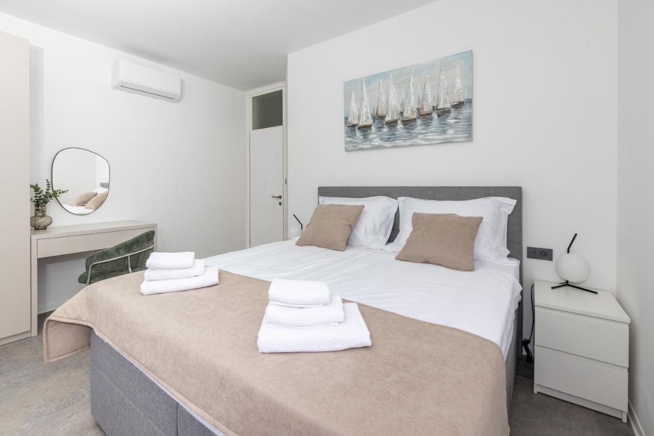 Apartments Ocrux Trogir Buitenkant foto